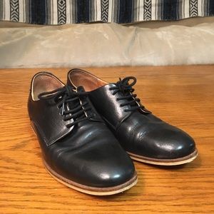 Bertie’s (UK) Leather Derby Shoe